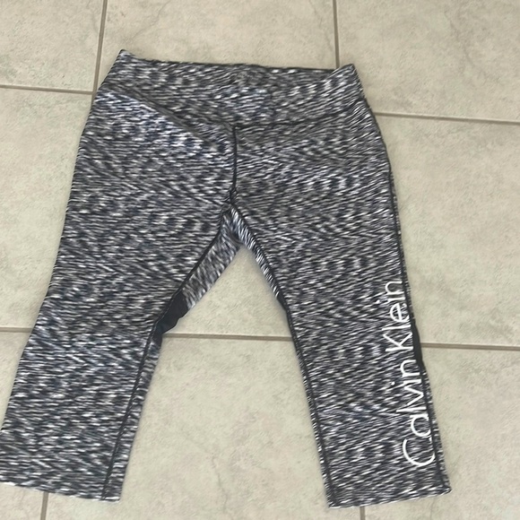 Calvin Klein Cropped Leggings - Picture 1 of 4
